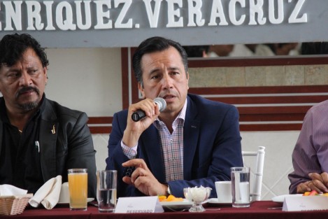 Cuitláhuac García dijo que será hasta noviembre cuando dé a conocer su gabinete, descartando injerencia de terceros en su decisión, así como de quienes se están auto promocionando; y se está analizando los perfiles de los candidatos.  