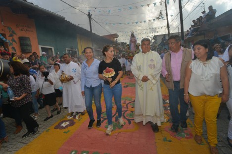 Las fiestas patronales de Teocelo se visten de luz, colores y alegría  en honor a la Asunción de nuestra señora; las fiestas fueron encabezadas  por el alcalde Mario Antonio Chama.