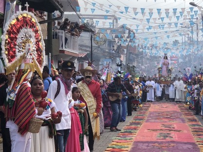 Las fiestas patronales de Teocelo, Ver. se visten de luz, colores y alegría en honor a la Asunción de nuestra señora; las fiestas fueron encabezadas por el alcalde Mario Antonio Chama. 