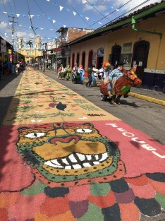 Las fiestas patronales de Teocelo se visten de luz, colores y alegría en honor a la Asunción de nuestra señora; las fiestas fueron encabezadas por el alcalde Mario Antonio Chama.