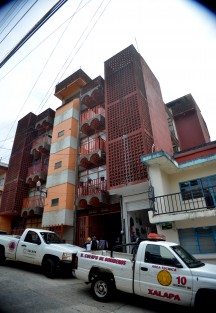 Incendio en un pequeño cuarto de  lavado movilizó a elementos de la SSP, Protección Civil y Bomberos  a la céntrica calle de Insurgentes, donde el fuego consumió documentos, un calentador de agua y una lavadora.