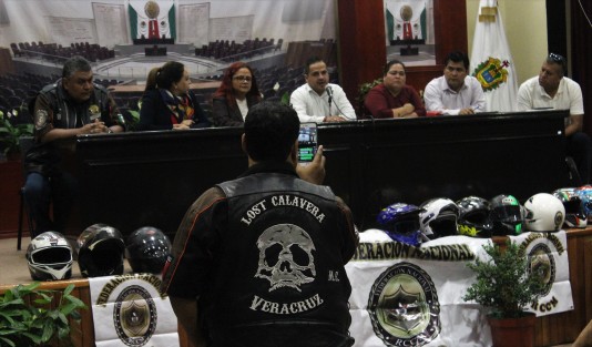 Diputados (as) locales se reunieron con motociclistas sobre la reforma a la Ley de Tránsito; por segunda ocasión, escucharon a los integrantes de diversas organizaciones de motociclistas que manifiestan su postura en contra de la reforma a la Ley de Tránsito y Seguridad Vial.