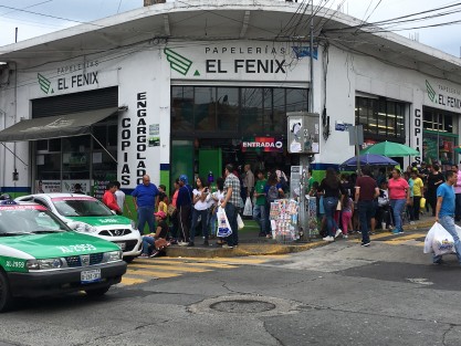 Papelerías se vieron abarrotadas este sábado, ante el inicio de clases el lunes próximo.  
