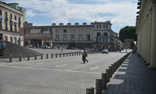 Así lucieron algunas calles del centro de Xalapa, previo al regreso a clases, y muchas oficinas el día de mañana cuando todo regresen a la normalidad.
