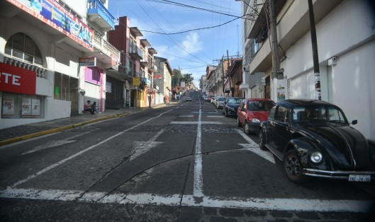 Así lucieron algunas calles del centro de Xalapa, previo al regreso a clases, y muchas oficinas el día de mañana cuando todo regresen a la normalidad.