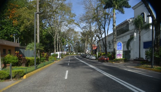Así lucieron algunas calles del centro de Xalapa, previo al regreso a clases, y muchas oficinas el día de mañana cuando todo regresen a la normalidad.