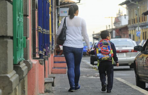 Pese a la reaparición de la lideresa vitalicia del SNTE, Elba Esther Gordillo, la Reforma Educativa seguirá aplicándose mientras dure la actual administración. Los cambios, de haber, llegarán con el nuevo gobierno, mismos que padres de familia y maestros esperan sean para mejorar. 