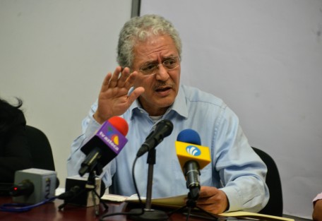 Hipólito Rodríguez además mencionó que al menos 15 escuelas de la ciudad fueron saqueadas por ladrones, lo que pudo haberse evitado con rondines de la policía.