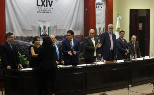 En el auditorio Sebastián Lerdo de Tejada, del Congreso del Estado de Veracruz, la Sección 51 del Sindicato Nacional de Trabajadores del Poder Judicial de la Federación, llevó a cabo la entrega de reconocimientos a personal por 15, 20 y 25 años de servicio en la institución.  