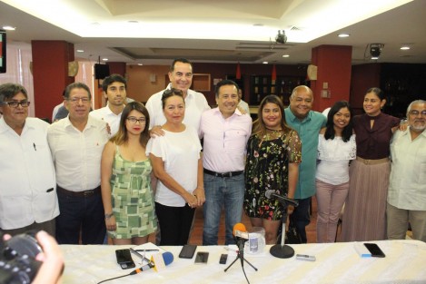 Durante la gira que el gobernador electo de Veracruz, Cuitláhuac García, realiza por el norte del estado, informó que como una estrategia para sacar a la Universidad Veracruzana de la deuda, solicitará a la federación la condonación del  adeudo por ISR. 