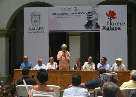 Autoridades municipales e integrantes del partido mexicano de los trabajadores conversaron sobre la vida y obra del líder del 68, Heberto Castillo Martínez.