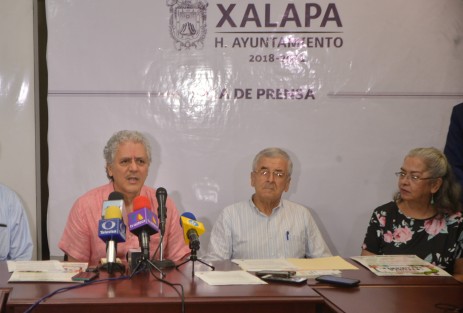 Eduardo Valente, contralor del ayuntamiento de Xalapa, dijo que tres exfuncionarios municipales de la administración de Américo Zúñiga Martínez en el Ayuntamiento de Xalapa podrían ser inhabilitados.