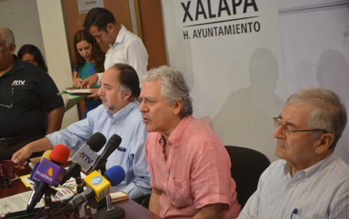 Al cuestionarle sobre si harían lo mismo con el jefe de comunicación social dijo que habría que evaluar el caso. 