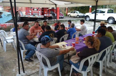 Bomberos de Tlapacoyan esperan el respaldo de la población para generar recursos.

