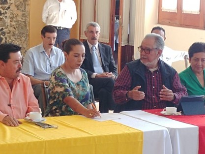  Destaca la invaluable participación del reconocido empresario xalapeño Justo Fernández Ávila, quien explicó detallamaente la ruta de Cortés, que pasó por los pueblos de Xico, Teocelo, Cosautlán, Ayahualulco e Ixhuacán hace aproximadamente 500 años. Estuvieron presentes las alcaldesas de Xico, Gloria Galván Orduña; de Cosautlán de Carvajal, Alicia Valdivia Vargas; de Villa Aldama, Gisela Ramón Contreras, y el alcalde de Teocelo, Mario Antonio Chama Díaz.