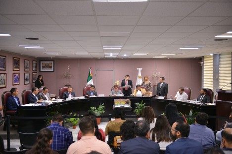 
La Diputación Permanente de la LXIV Legislatura dio entrada a la iniciativa, de la diputada Cinthya Lobato Calderón, que prevé reformar diversos artículos de la Ley 875 de Transparencia y Acceso a la Información Pública para el Estado, relacionada con los plazos para el cumplimiento de las solicitudes y resoluciones del Instituto Veracruzano de Acceso a la Información y Protección de Datos Personales (IVAI).
