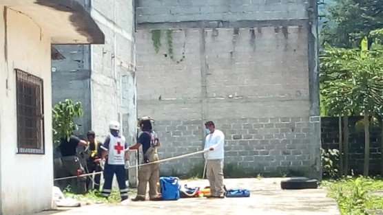 El cuerpo de un hombre fue encontrado sin vida en el interior de un pozo artesiano, el cual se ubica en la Colonia Ignacio Zaragoza, perteneciente a la comunidad de Ojo de Agua,municipio de Amatlán, Ver. Dicho hecho movilizó grupos de auxilio, así como personal de bomberos de Córdoba y autoridades de la Fiscalía Regional.  