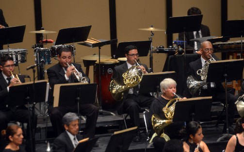 En la sala Emilio Carballido  del Teatro del Estado, la banda Sinfónica del Gobierno del Estado ofreció un concierto homenaje al maestro Juan Lóman y a la Orquesta Sinfóniaca de Xalapa.
