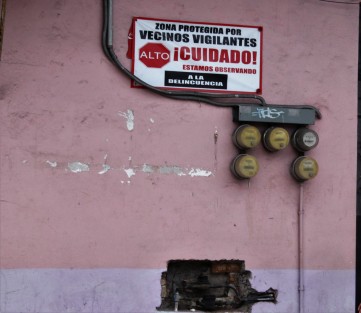 Ante la falta de acción de las autoridades, los ciudadanos recurren a la autovigilancia. 