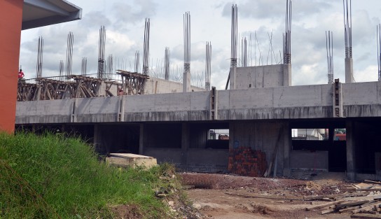 Fue en la administración municipal de la ex alcaldesa Elizabeth Morales García cuando fueron donados los terrenos para la construcción de dichos inmuebles, debido a que en donde actualmente se ubican,sufren de constantes inundaciones; sin embargo,  hasta el día de hoy no han podido ser terminados.