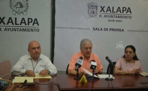 En conferencia de prensa de las autoridades municipales, el contralor de CMAS, Luis Guerrero García, informó que han presentado 9 denuncias ante la FGE por supuestas irregularidades cometidas en esa Comisión durante la administración anterior. 