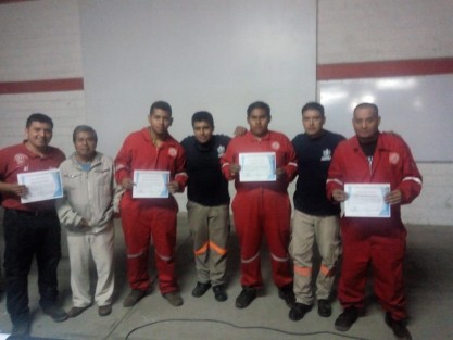 Bomberos voluntarios de Tlapacoyan se capacitan para brindar un mejor servicio.
