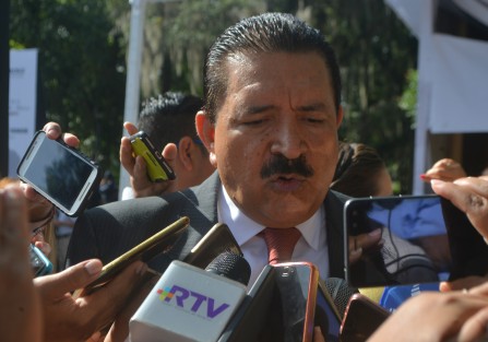 El director de Transparencia y Anticorrupción de la Contraloría General del estado, Pedro Vargas Zarrabal, dijo que ni el exgobernador Javier Duarte, ni exfuncionarios de su administración han sido inhabilitados de la función pública por esa dependencia; aunque sí respaldan las acciones de la FGE en su contra.  