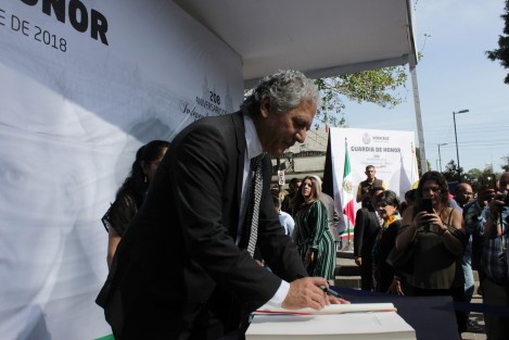 El alcalde de Xalapa , Hipólito Rodríguez herrero dijo que su administración está dando prioridad a obras en colonias de la periferia, con lo que han estado inaugurando en las últimas 4 semanas  un par de calles  en cada una. Las pavimentaciones grandes están en proceso.  