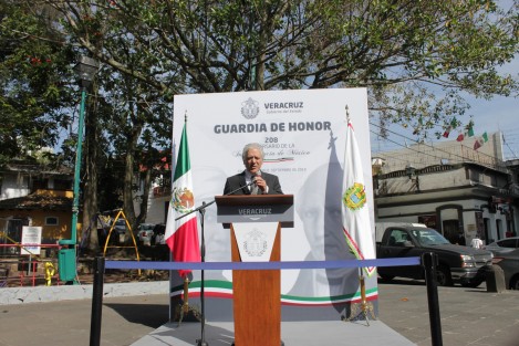 Durante su discurso en las guardias de honor, Hipólito Rodríguez refirió que al igual que los héroes que nos dieron patria, las nuevas autoridades federales lograrán la transformación del país, la llamada cuarta transformación.