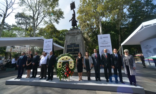 El director general  de bachilleres del estado Abel Pérez Arciniega, junto a empleados y directivos participó en la guardia de honor a el padre de la patria. 