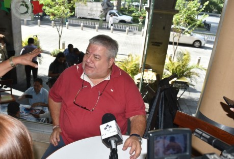 El dirigente estatal de Morena,Manuel Huerta Ladrón de Guevara,anunció que el 11 de septiembre en la USBI Boca del Río se llevará a cabo un Foro Estatal Educativo, en donde se escucharán las propuestas de maestros, estudiantes y padres de familia, mismas que se expondrán a nivel nacional para mejora de la educación.  