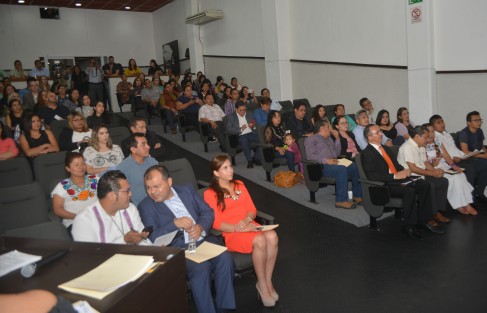 Autoridades del OPLE, INE, AVELI, e IVAIs participaron  en el <em>Conversatorio Participación Política de la Mujer: Retos y Desafíos</em>, en el auditorio <em>Leonardo Pasquel</em> de este organismo electoral.  