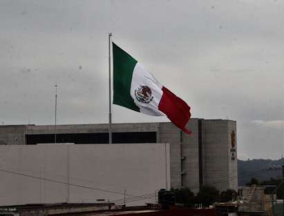 Aunque en menor cantidad que en tiempos pasados, las banderas y otros adornos con motivos patrios adornan las calles en toda la República Mexicana. 