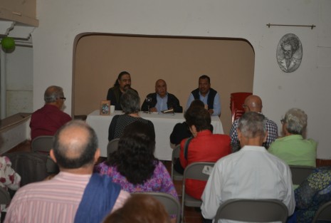 En un ambiente de amigos y familiares Magno Garcimarreo Ochoa presentó su libro Anécdotas Recogidas de Los Cuates en la Casa de la Caricatura.