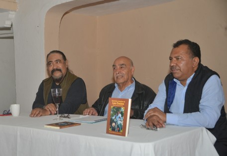 En un ambiente de amigos y familiares Magno Garcimarreo Ochoa presentó su libro Anécdotas Recogidas de Los Cuates en la Casa de la Caricatura.