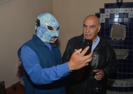 En un ambiente de amigos y familiares Magno Garcimarreo Ochoa presentó su libro Anécdotas Recogidas de Los Cuates en la Casa de la Caricatura.