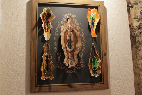 Este sábado fue inaugurada una nueva galería en Xalapa. El Tapanco, un espacio pequeño que abre con la exposición colectiva: <em> Vulvas, Portales de Vida</em>. 