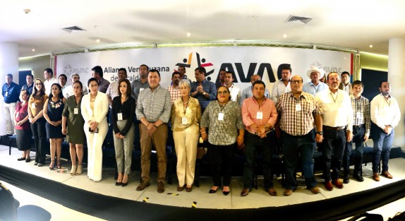 Una centena de alcaldes veracruzanos se esperaban en la reunión de conformación de la Alianza Veracruzana de Alcaldes, A. C., sin embargo sólo éstos fueron los que llegaron.