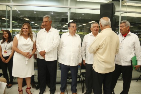  Al evento también acudieron ex diputados y funcionarios de administraciones priistas.