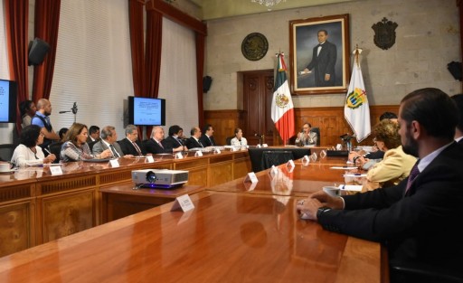 El gobernador Miguel Ángel Yunes Linares instaló el Comité Ciudadano de Vigilancia y Proceso de Entrega y Recepción de la Administración Pública 2016 – 2018, al que convocó para que la sociedad civil sea testigo del proceso.  