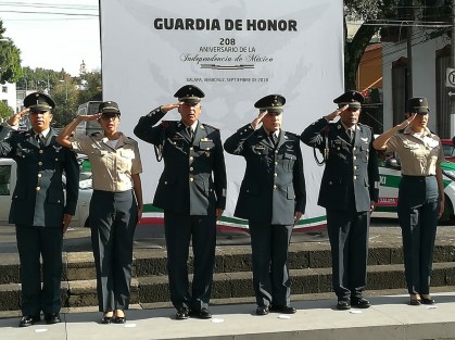 Una de las Guardias de Honor, más formales es la que realizaron los elementos de la 26 Zona Militar.  