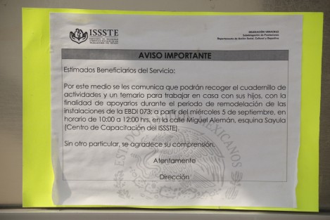 Las labores en la estancia de bienestar y desarrollo del ISSSTE #73 se encuentran suspendidas debido a que se realizan trabajos de reparación en la estructura del edificio, que sufrió afectaciones durante el sismo del año pasado. Los 120 niños que asisten a la estancia, reciben el servicio en otro espacio habilitado para esto.