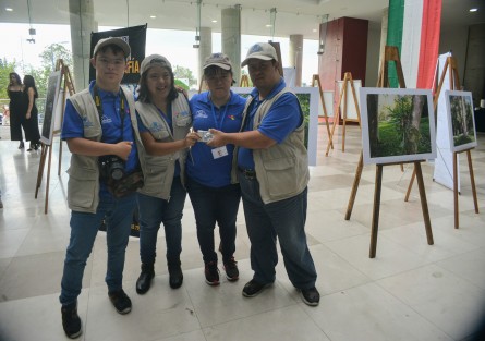 En el lobby del IMAC, jóvenes participantes del programa de fotografía digital del Instituto Mexicano de Investigación y Desarrollo Integral IMIDI, expusieron parte de su trabajo realizado. 