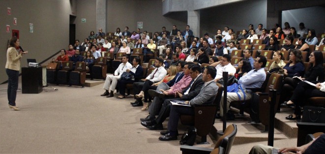 La unidad de Transparencia del Congreso del Estado en colaboración con el Instituto Veracruzano de Acceso a la Información (IVAI) capacitan a personal administrativo en materia de protección de datos personales, con el objetivo de establecer las bases, principios y procedimientos para tutelar y garantizar el derecho que tiene toda persona a la protección de sus datos personales, en posesión de los sujetos obligados. 