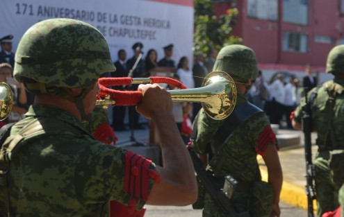 Autoridades estatales, municipales y militares participaron en  la guardia de honor a la gesta heroica de los Niños Héroes de Chapultepec en Xalapa.  