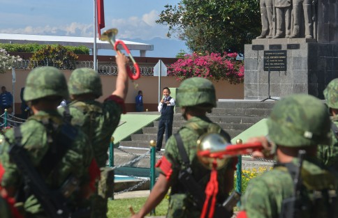 Autoridades estatales, municipales y militares participaron en la guardia de honor a la gesta heroica de los Niños Héroes de Chapultepec en Xalapa. 