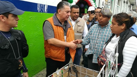 La Secretaría de Protección Civil, el Ayuntamiento de Xalapa y la Fiscalía Especializada en Delitos Ambientales y contra los Animales, llevaron a cabo este viernes un operativo en mercados de la ciudad para evitar la venta de pirotecnia. 
