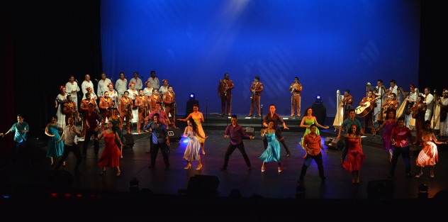 En la sala grande del Teatro del Estado  se realizó el concierto <em>El Mariachi Universitario celebra a los grandes, Luis Miguel y Juan Gabriel</em> interpretado por el Mariachi UV en compañía de la maestra Mónica Fogelquist, el ballet Folklórico de la UV y el Coro de la Universidad.  