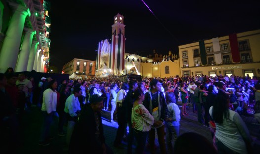 La plaza Lerdo lució con muchos espacios vacíos ante la poca gente que acudió a esta fiesta patria.