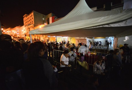 Ni el Grupo Niche levantó el festejo de la noche. 